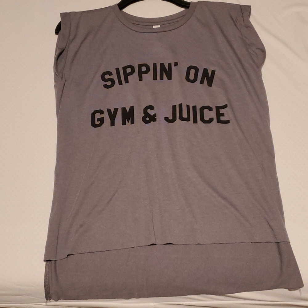 Sippin on gym and juice tee GREY